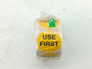 FILDES FOODSAFETY 70300 REMOVABLE 40 MM CIRCLE USE FIRST STICKER PACK OF 4 PCS